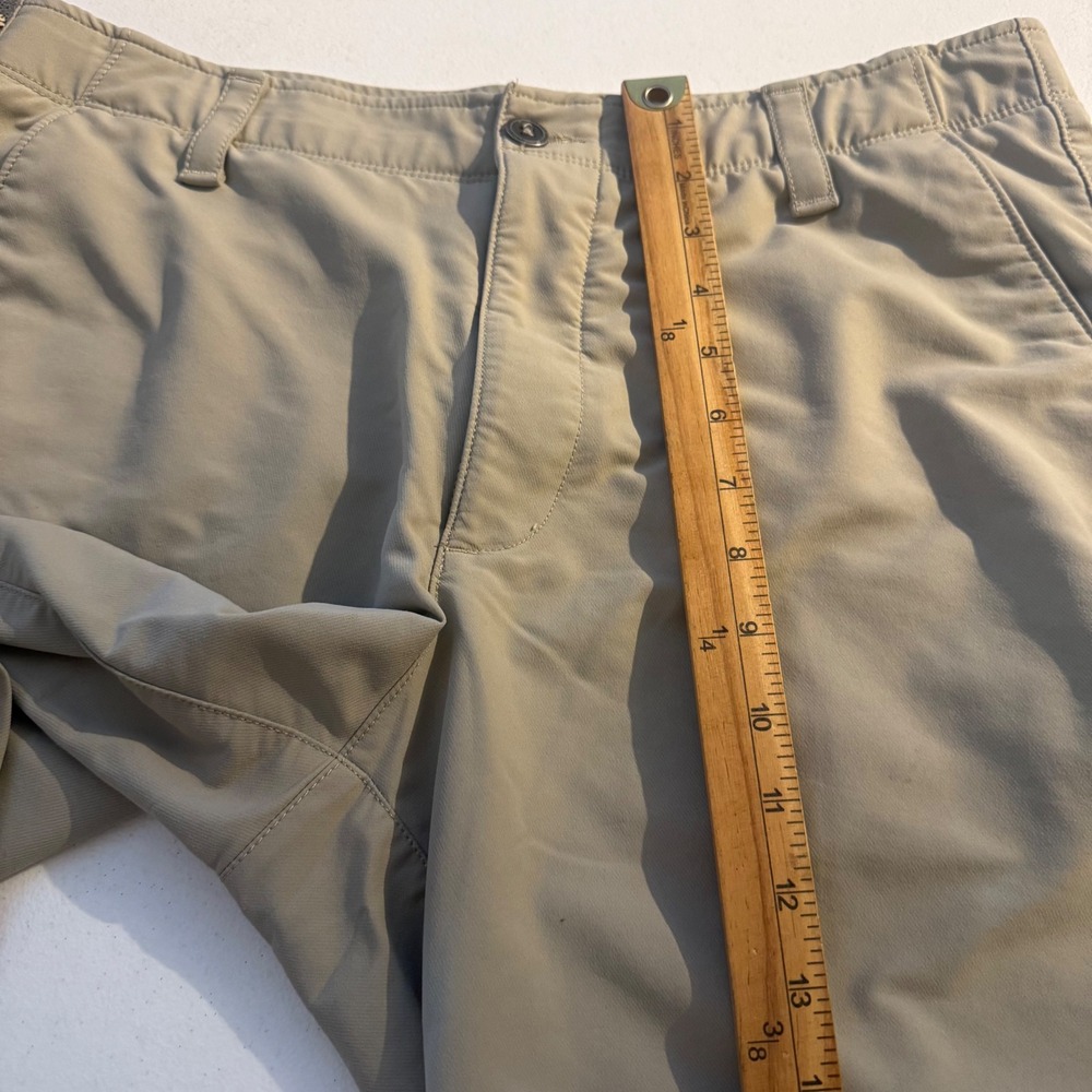 Under Armor Mens 36 Shorts tan Loose Performance Stretch golf‎ casual HeatGear - Picture 5 of 9